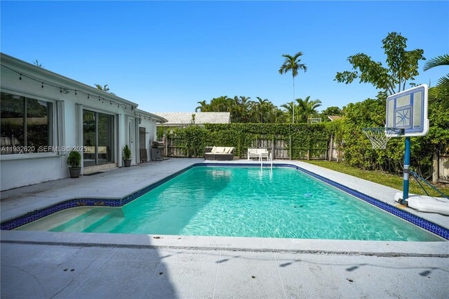 Building Photo - 2101 NE 211th Terrace