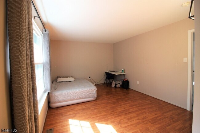 Building Photo - 83 Winchester Way