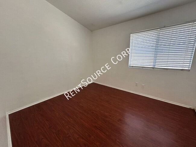 Building Photo - 39914 Milan Dr