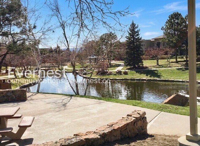 Building Photo - 2 Bed/2.5 Bath Town Home with Garage / Available Soon!