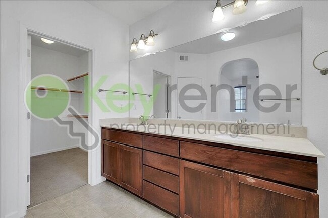 Building Photo - 10923 Oakham Dr