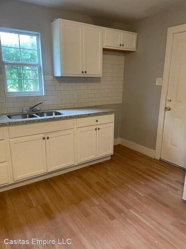 Building Photo - 2 br, 1 bath House - 3121 Rosalie St.
