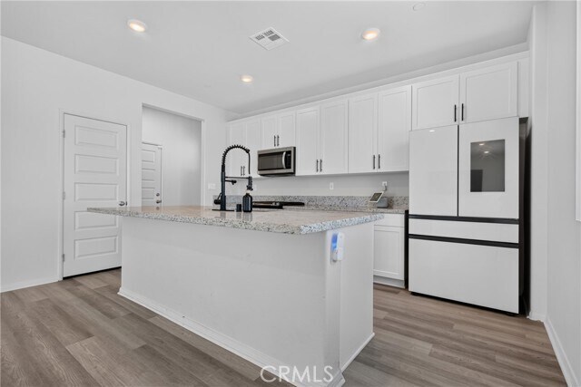 Building Photo - 19154 River Rock Ct