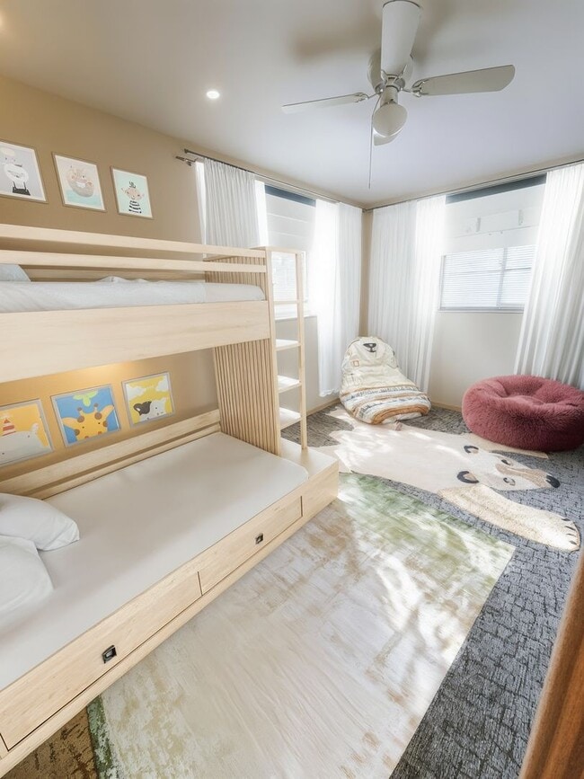Interior Photo - 2411-2415 Charlestown Rd