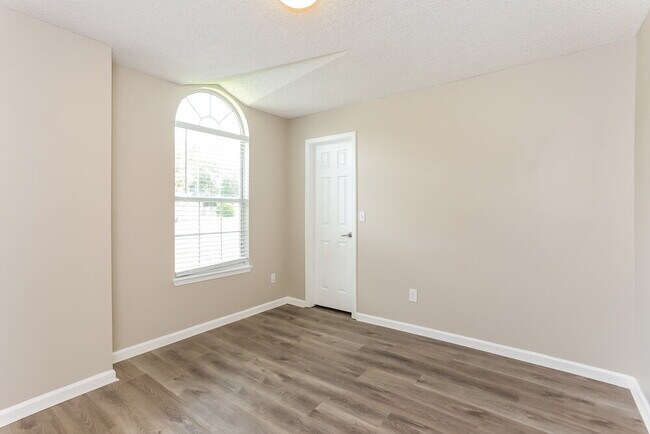 Building Photo - 3468 Guernsey Ct