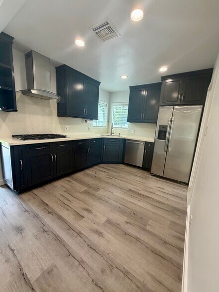 Building Photo - 4225 Tuller Ave