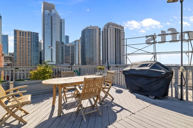 Building Photo - 915 Franklin St