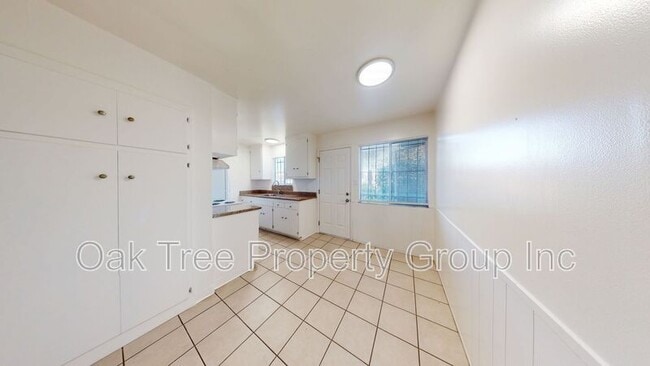 Building Photo - 2858–2860 Brookdale Ave