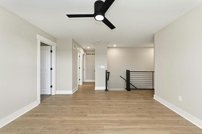 Building Photo - 521 Coolmore Ct