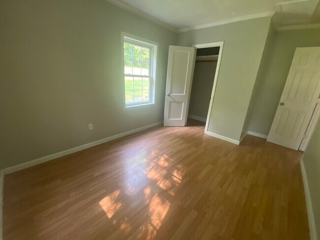 Second bedroom - 776 Valley Dr