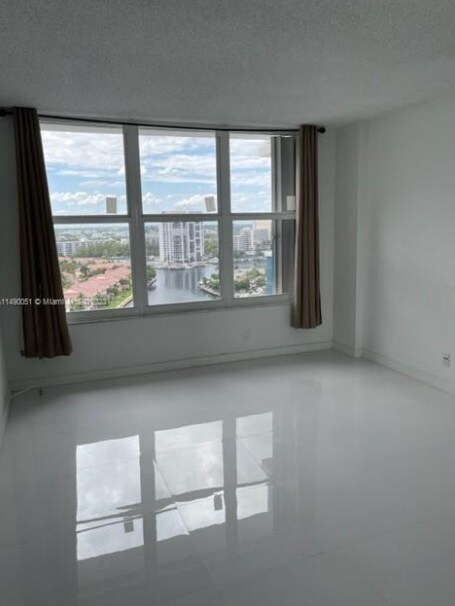 Building Photo - 3800 S Ocean Dr