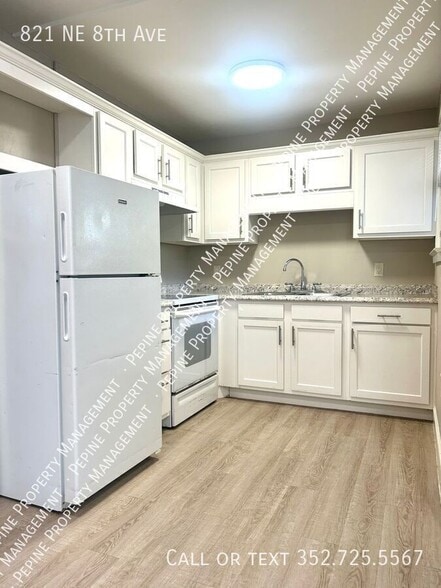 Building Photo - 821 NE 8th Ave