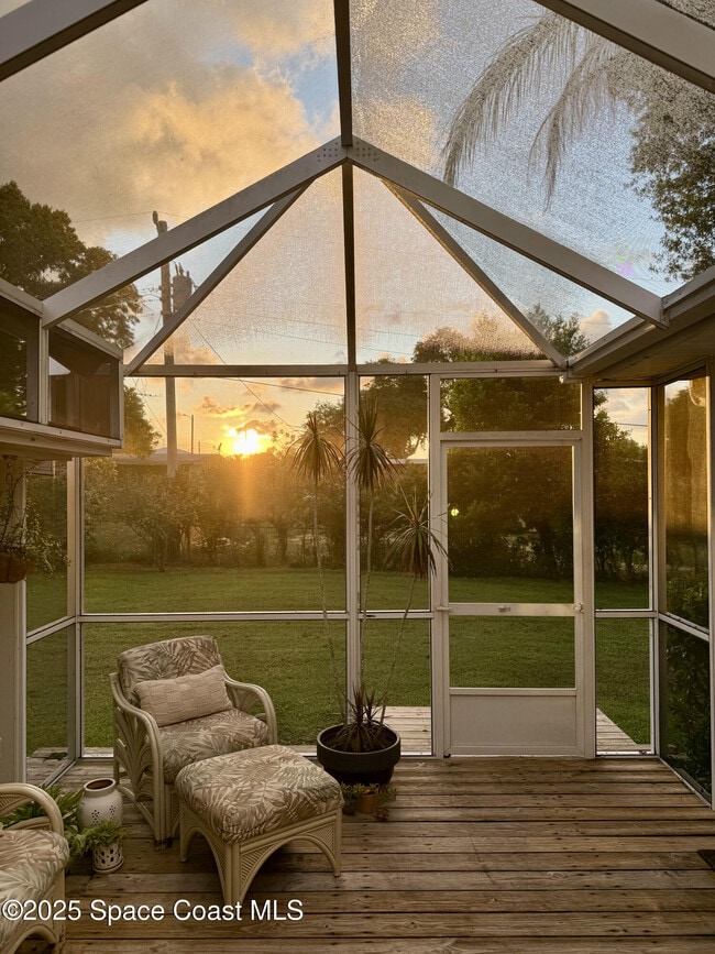 Building Photo - 118 S Indian Cir