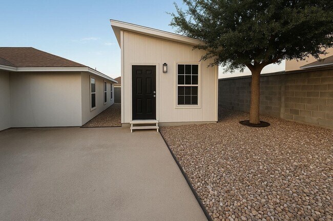Building Photo - 4014 Shahram Dr