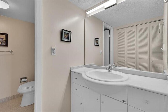 Building Photo - 1400 S Ocean Dr