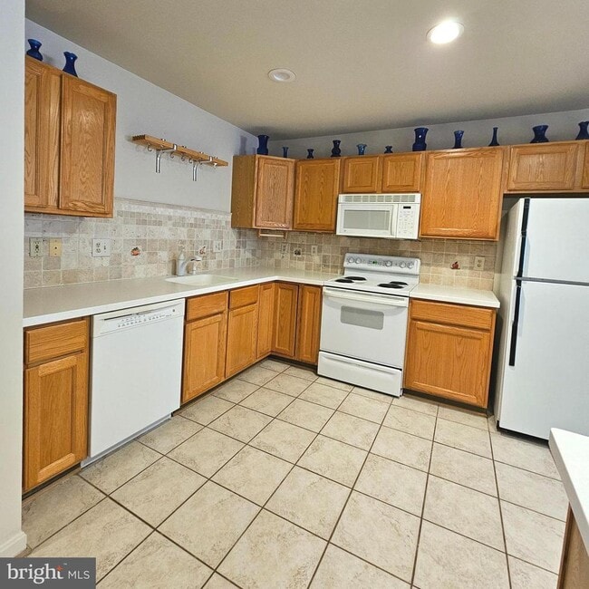 Building Photo - 13120 Misty Glen Ln