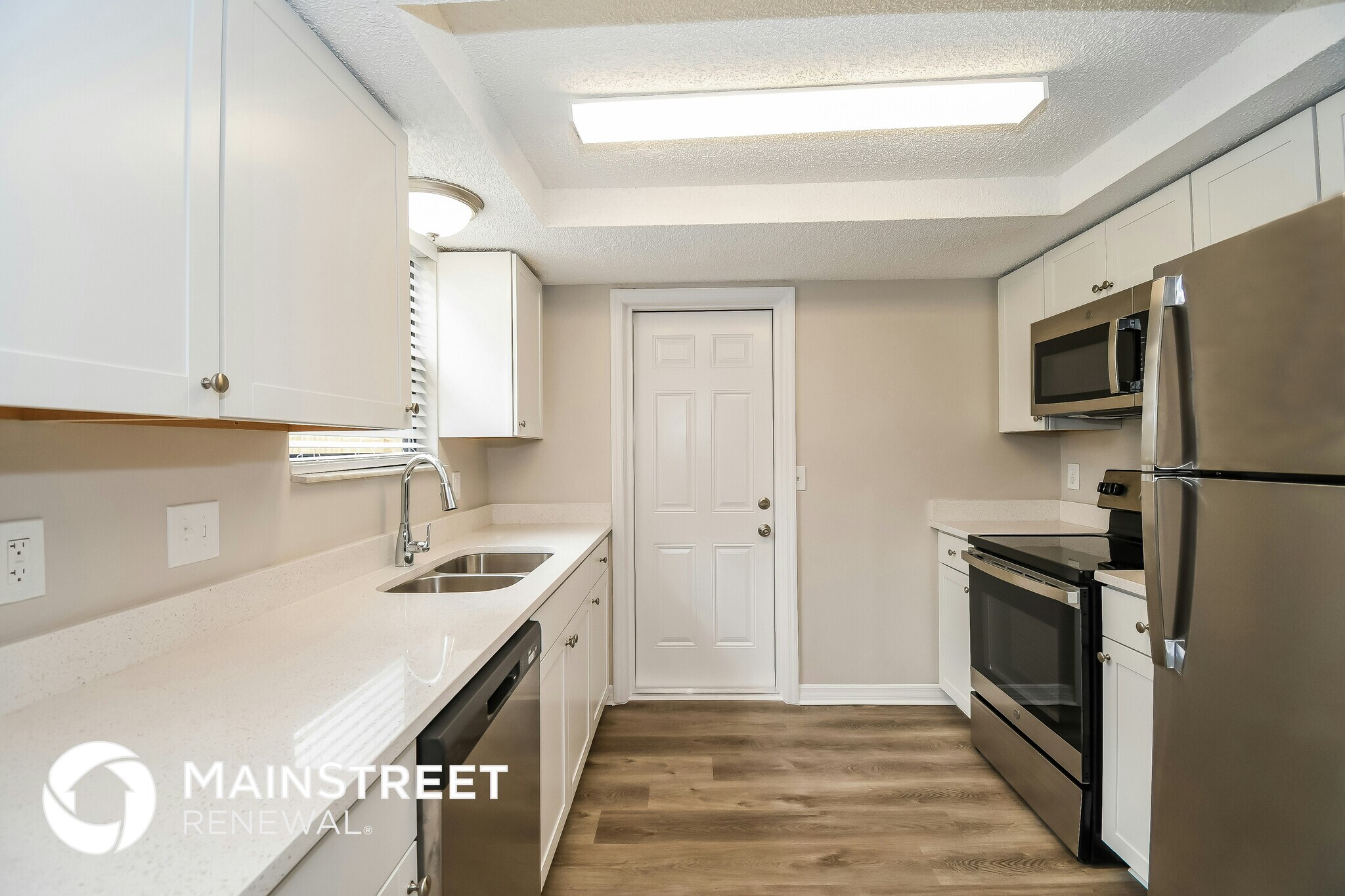 Building Photo - 6472 Dickens Dr