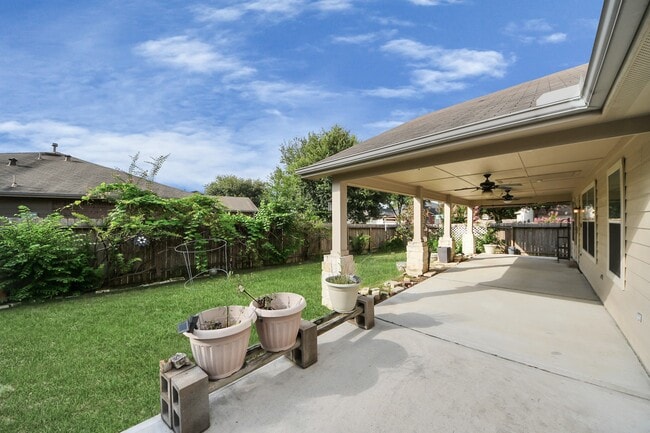 Building Photo - 21823 Wildcroft Dr