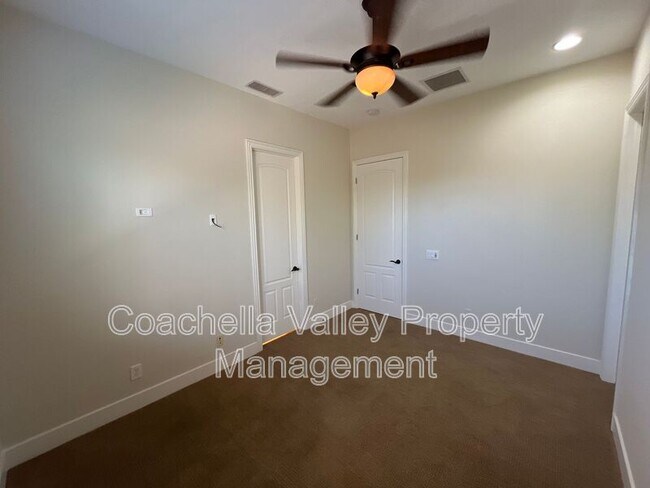 Building Photo - 135 Tesori Dr