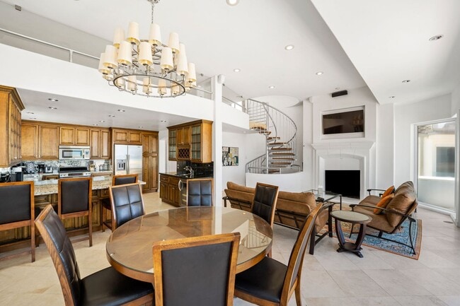 Building Photo - 3525 Ocean Dr