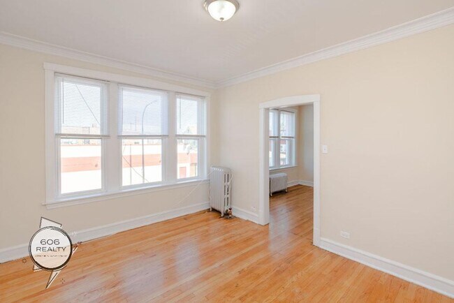 Building Photo - Rehabbed Units in Cicero!