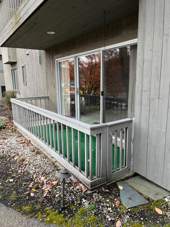 Building Photo - 1 Pine St