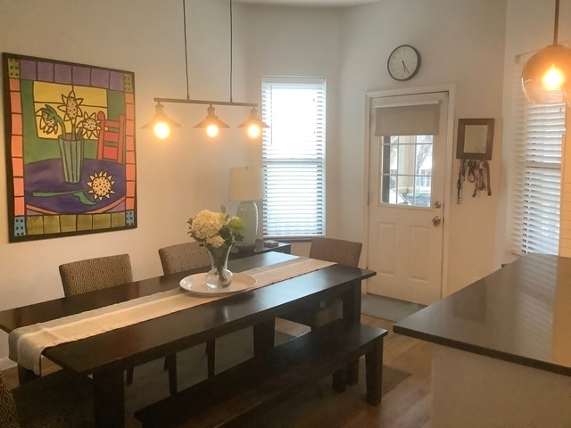 Building Photo - 5216 N Kenmore Ave