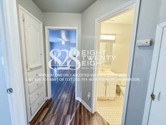 Building Photo - Charming 2 Bedroom/1 Bathroom Single Famil...