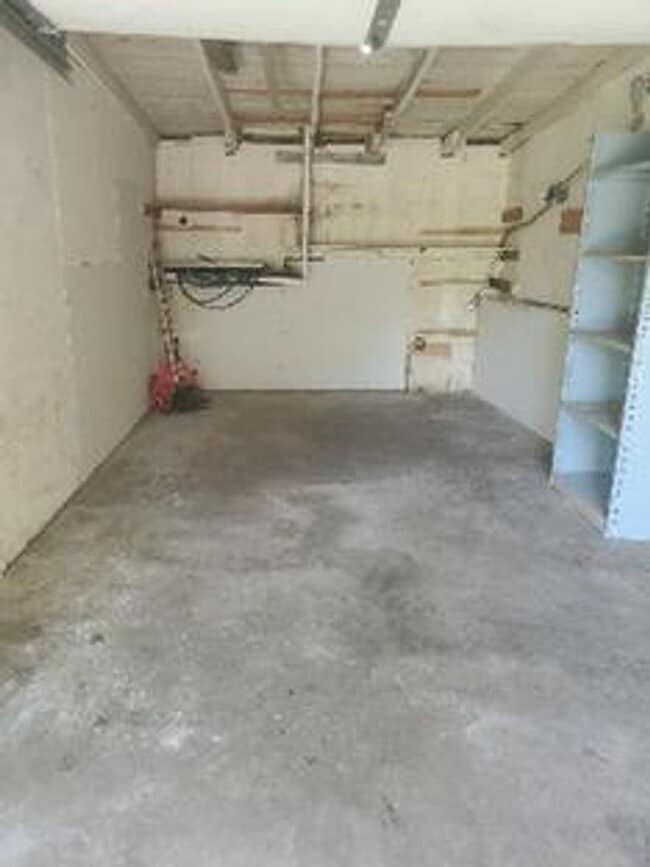 Building Photo - STUDENTS WELCOME! 4 Bed 2 Bath House 1 Block North of CSU