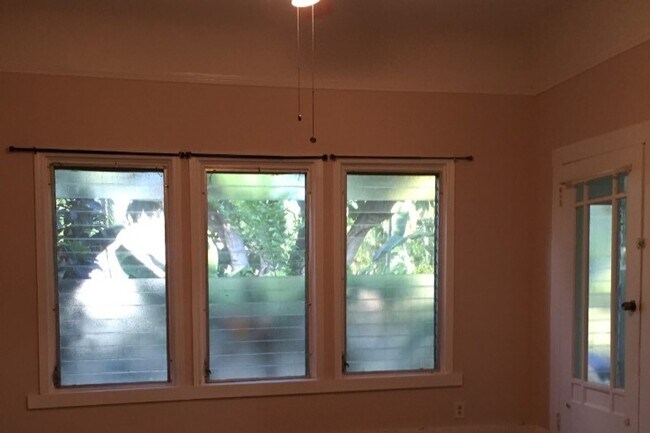 Building Photo - 2430 SW 25th Terrace