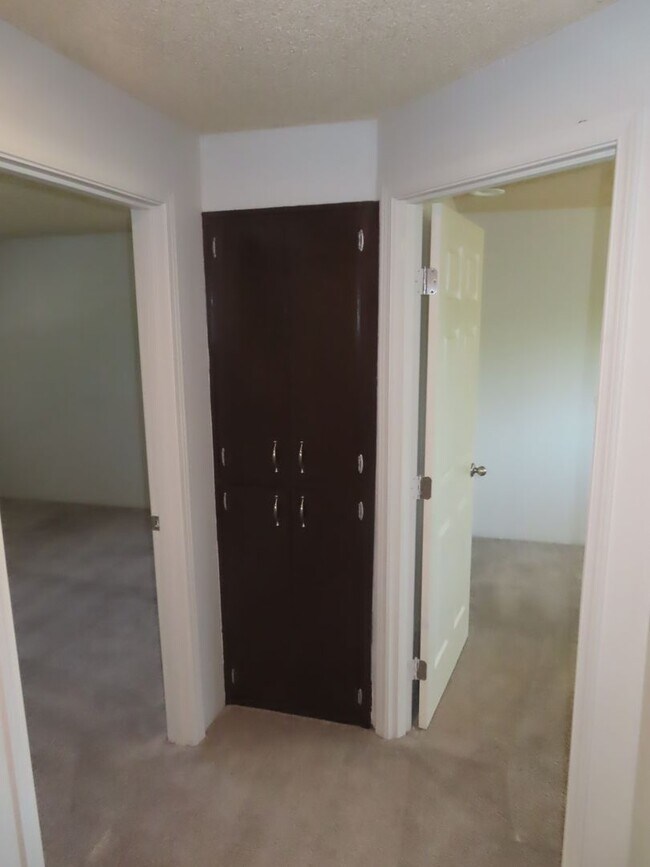 Building Photo - 219S40th - FH