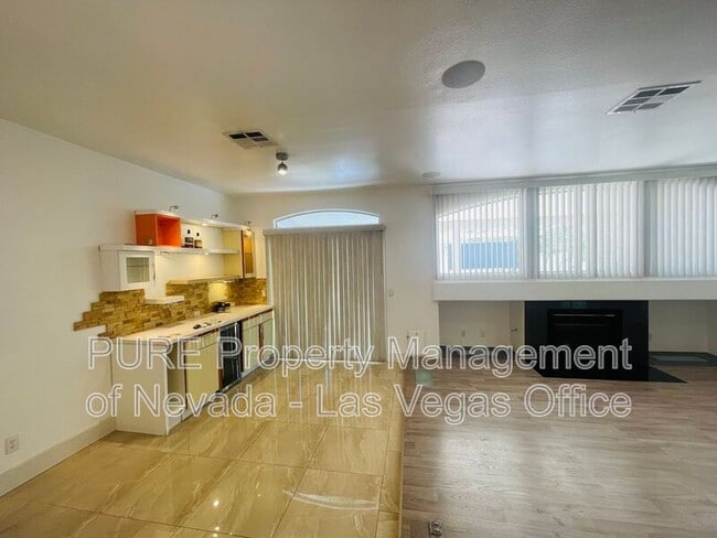 Building Photo - 9341 Lugo St