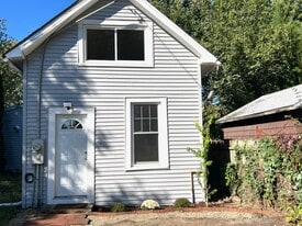 Building Photo - 1491 Elm St