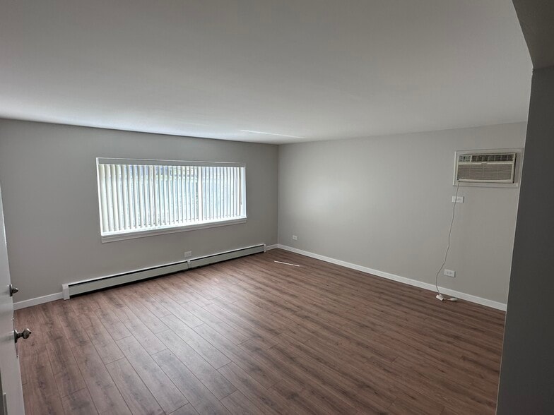Living Room - 265 Nordic Rd