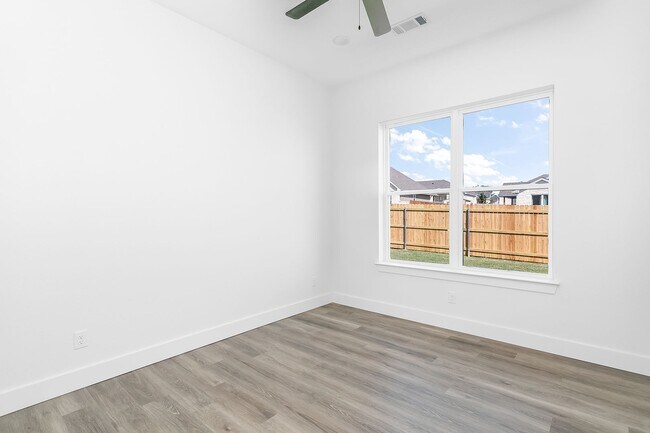 Building Photo - Oaks Of Windcrest