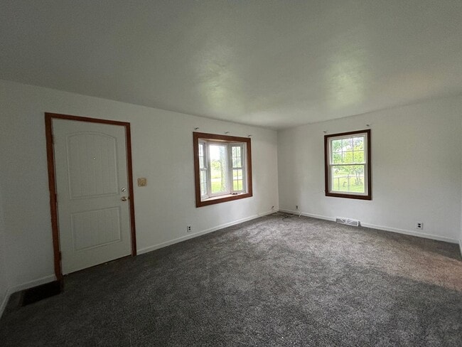 Building Photo - 809 Zollinger Rd