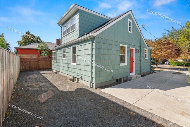Building Photo - Charming 1942 Home in the Heart of Kenton ...