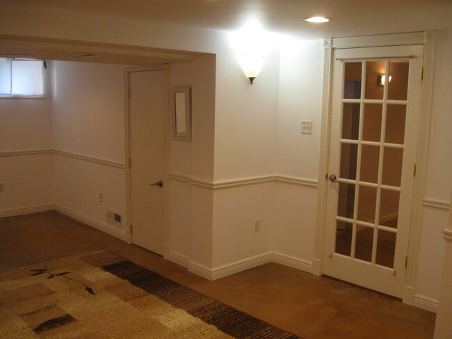 Building Photo - 9254 Sappington Rd
