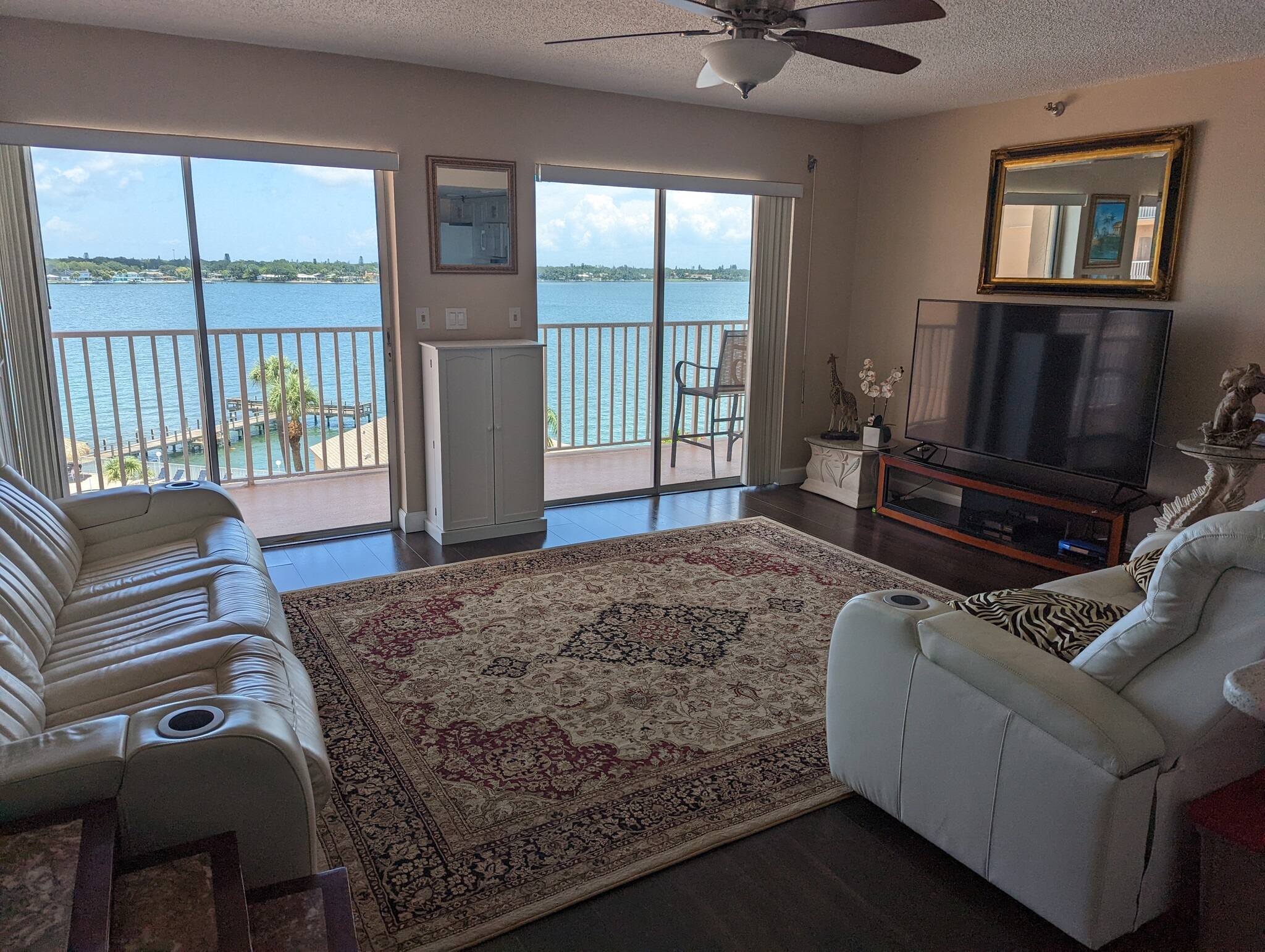 Building Photo - 7432 Sunshine Skyway Ln S