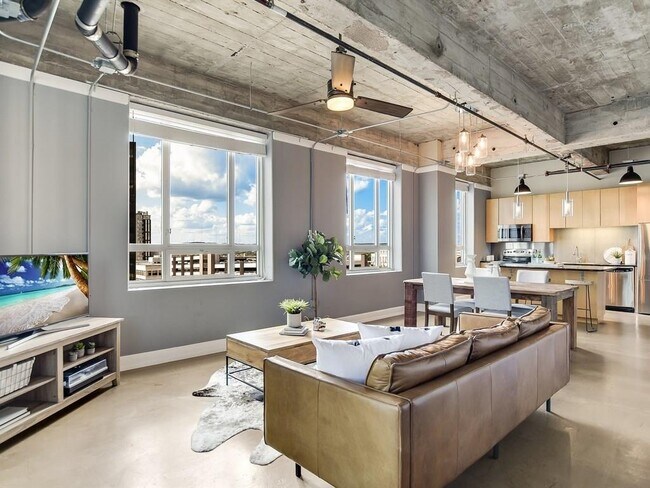 Building Photo - 710 Colorado St