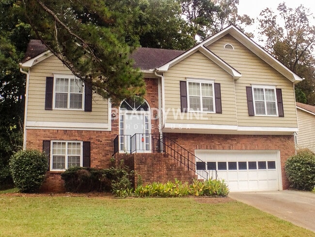 Building Photo - Home for the Holidays: Apply Now for Cozy ...