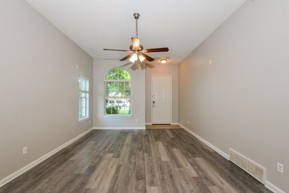 Building Photo - 8280 Dexter Ridge Cove E