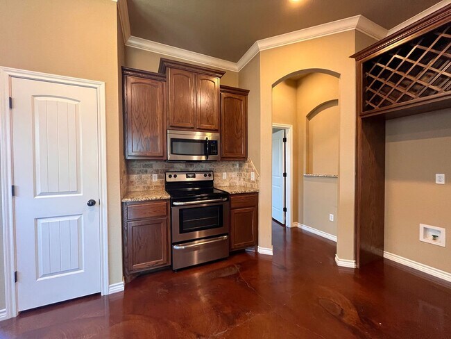 Building Photo - 3 bedroom home