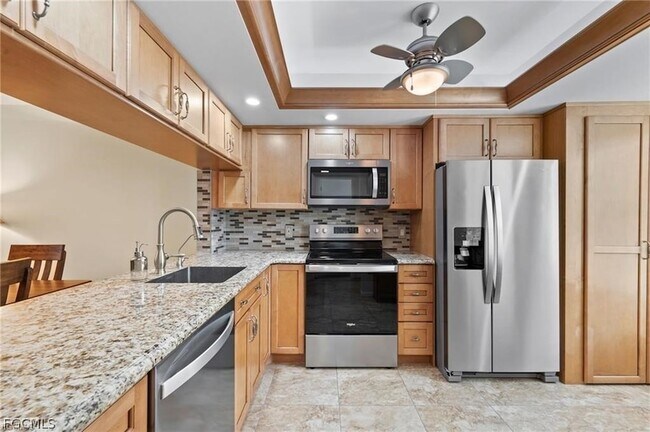 Building Photo - 15075 Parkside Dr