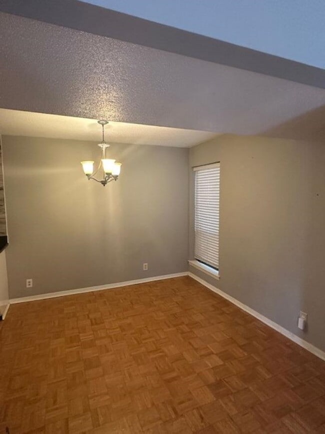 Building Photo - 6633 Poplar Woods Cir E