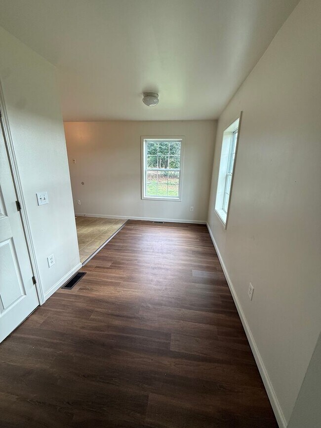 Building Photo - 4937 Byers Rd