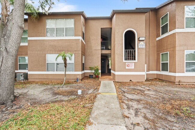 Building Photo - VENETIAN PLACE - 2nd floor • 1 BR 1 Bath -...