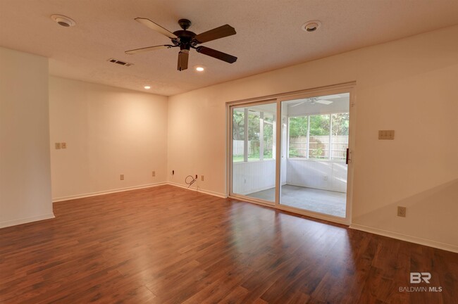 Building Photo - 54 Paddock Dr