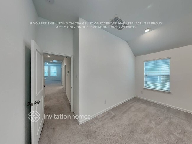 Building Photo - 4022 Champlain Wy