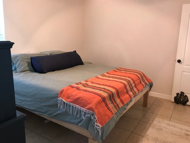 Building Photo - 15637 Finistere St